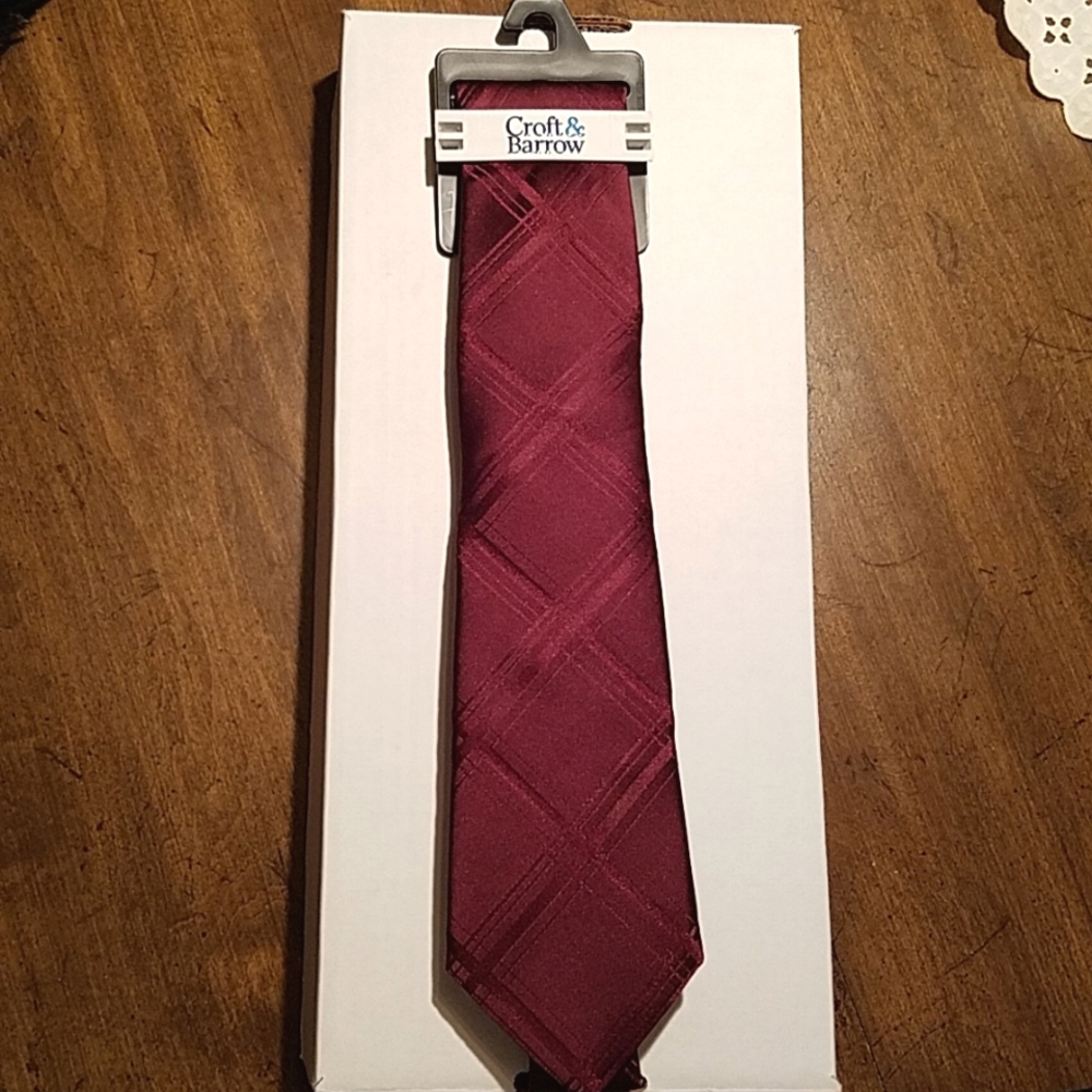 🆕️Croft & Barrow Men's "Wine" Tie
